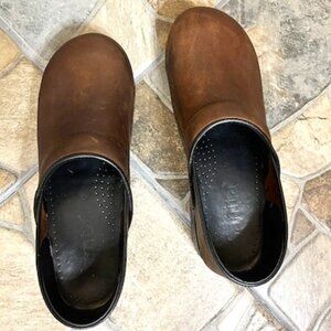 Sanita clogs, size 11